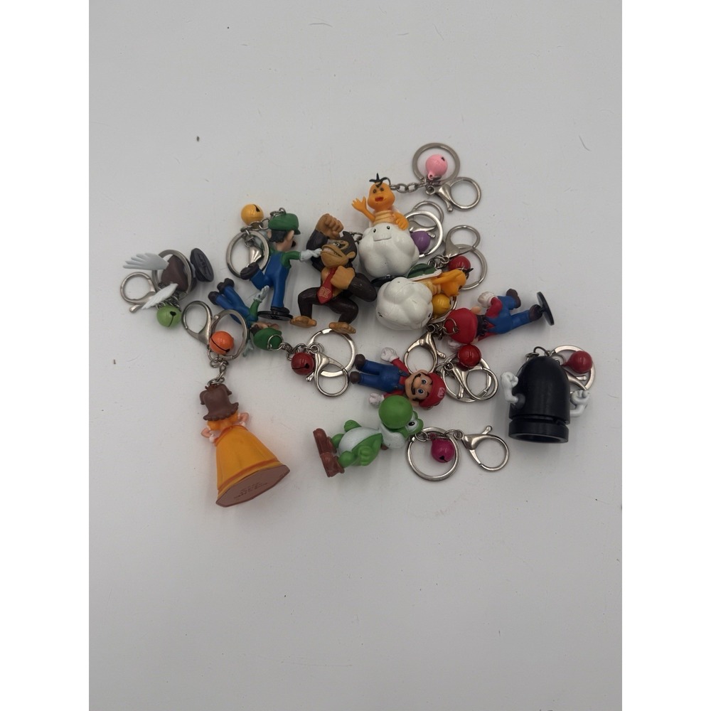 Super Mario Bros Figures Keychains Lot Mario laki Yoshi donkey kong 11 Figures